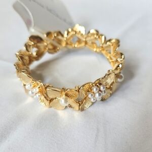 Gloria Vanderbilt Women's Gold Toned Faux Pearl Bracelet